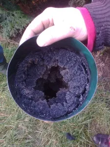 zadehtovaný a neprůchozí kouřovod
